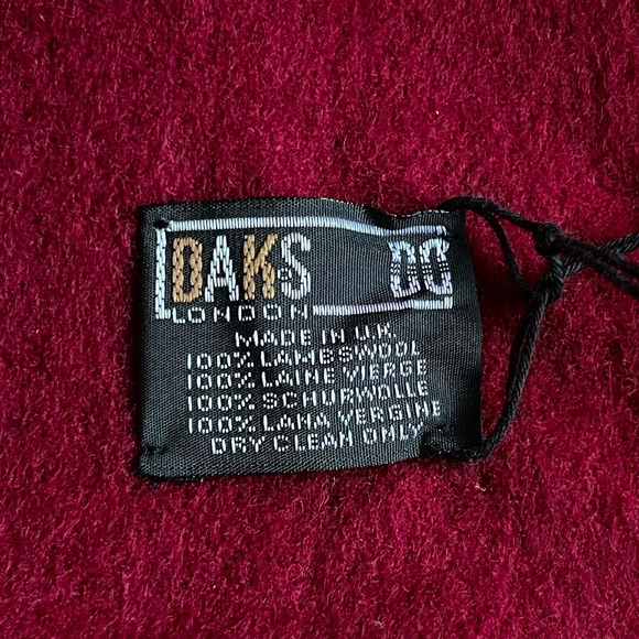 Vintage LambsWool Daks London Scarf - Picture 4 of 4